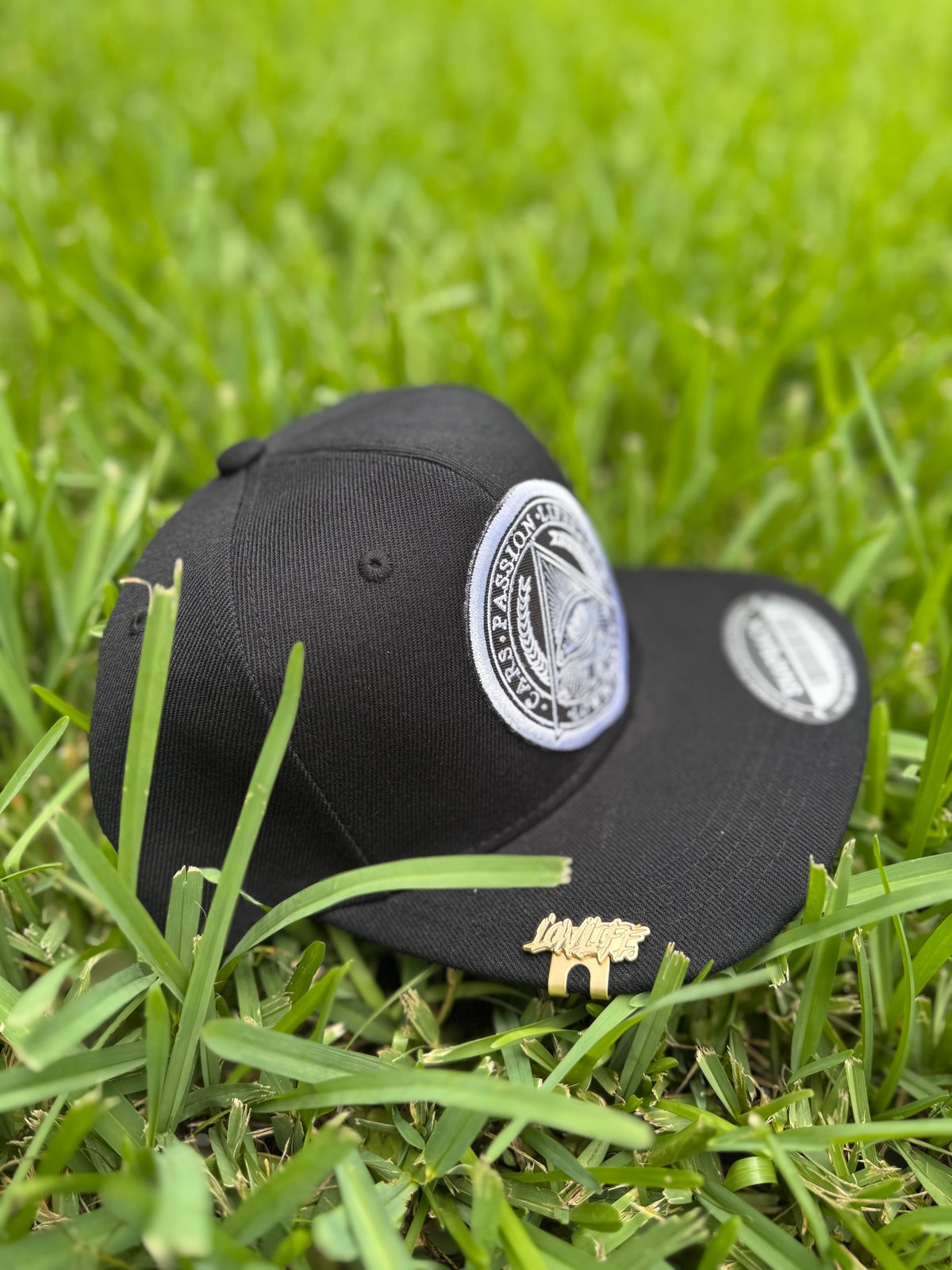 LOWLIFE Hat Clip – Gold Edition
